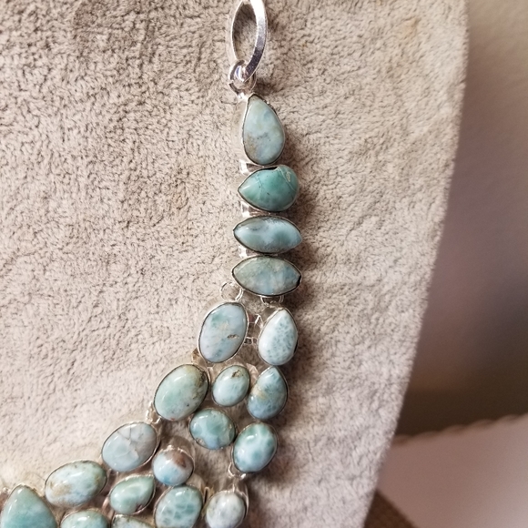 BREATHTAKING NECKLACE NWOT - Picture 5 of 9